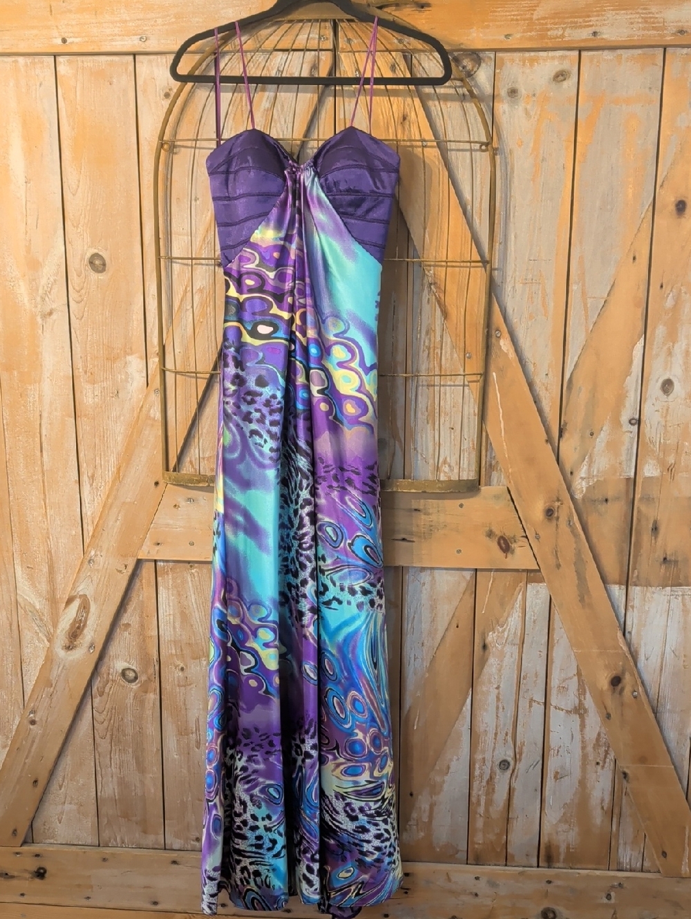 La femme Formal Dress.   Gorgeous.  Size 6